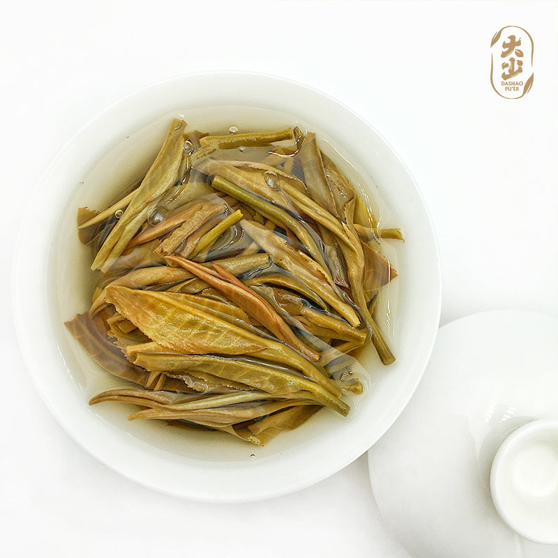 Yingcai Raw Pu-erh Tea Cake – Ancient Tree Spring Harvest (357g)